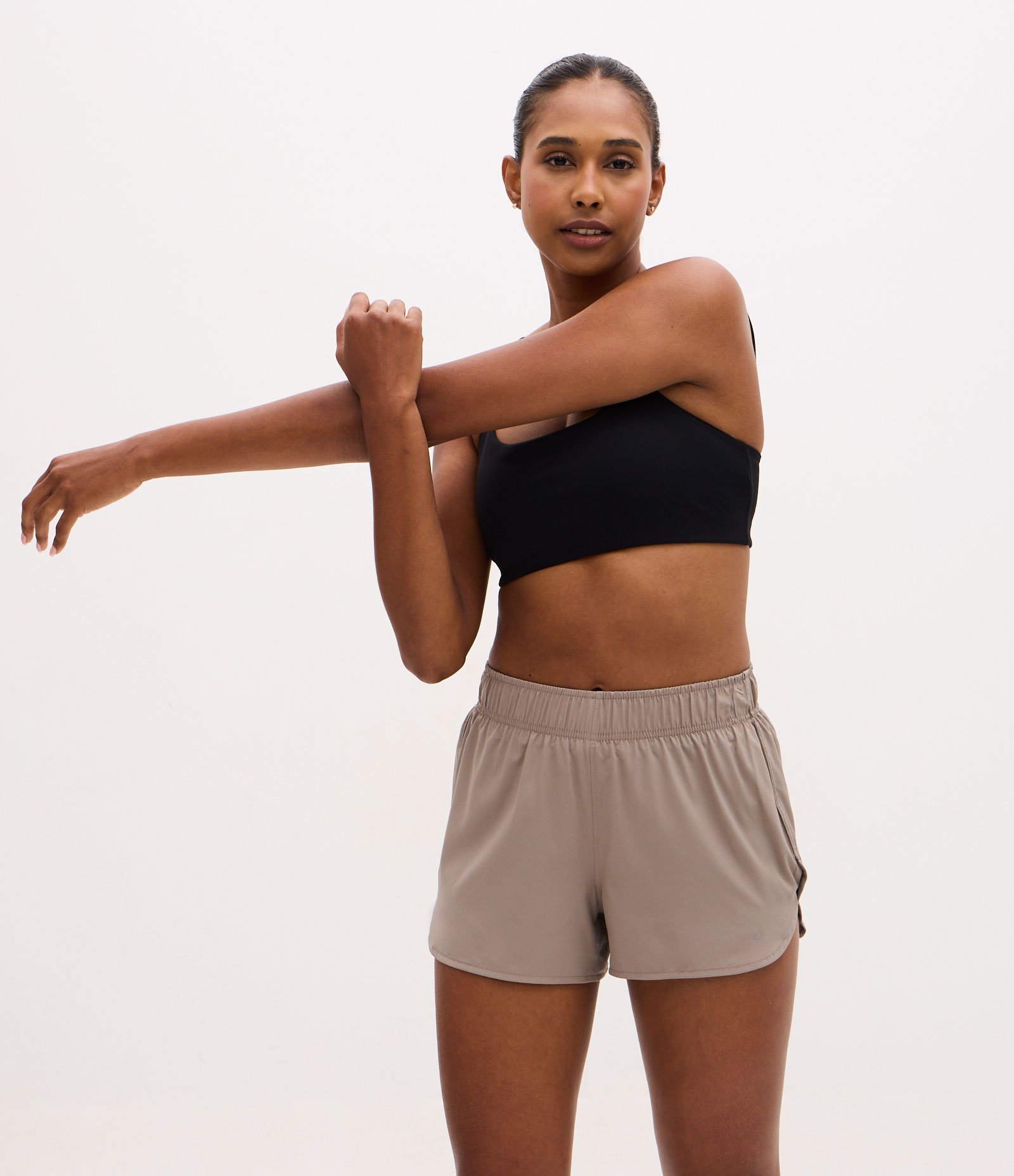 Bermuda Runner Esportiva com Bolsinho Funcional Marrom 1