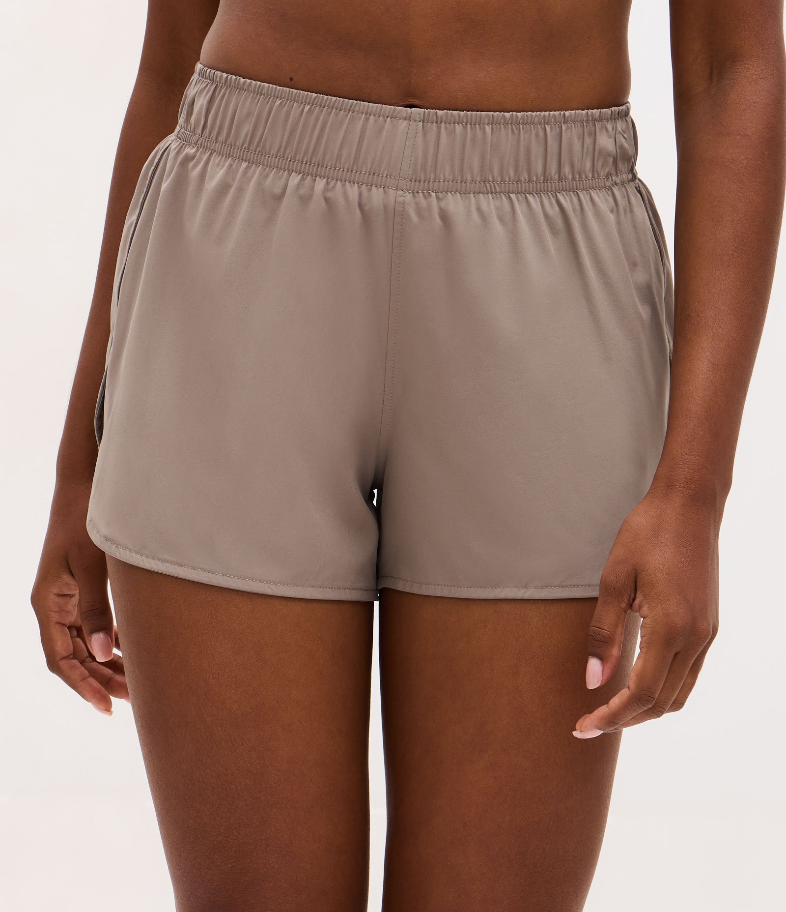 Bermuda Runner Esportiva com Bolsinho Funcional Marrom 2