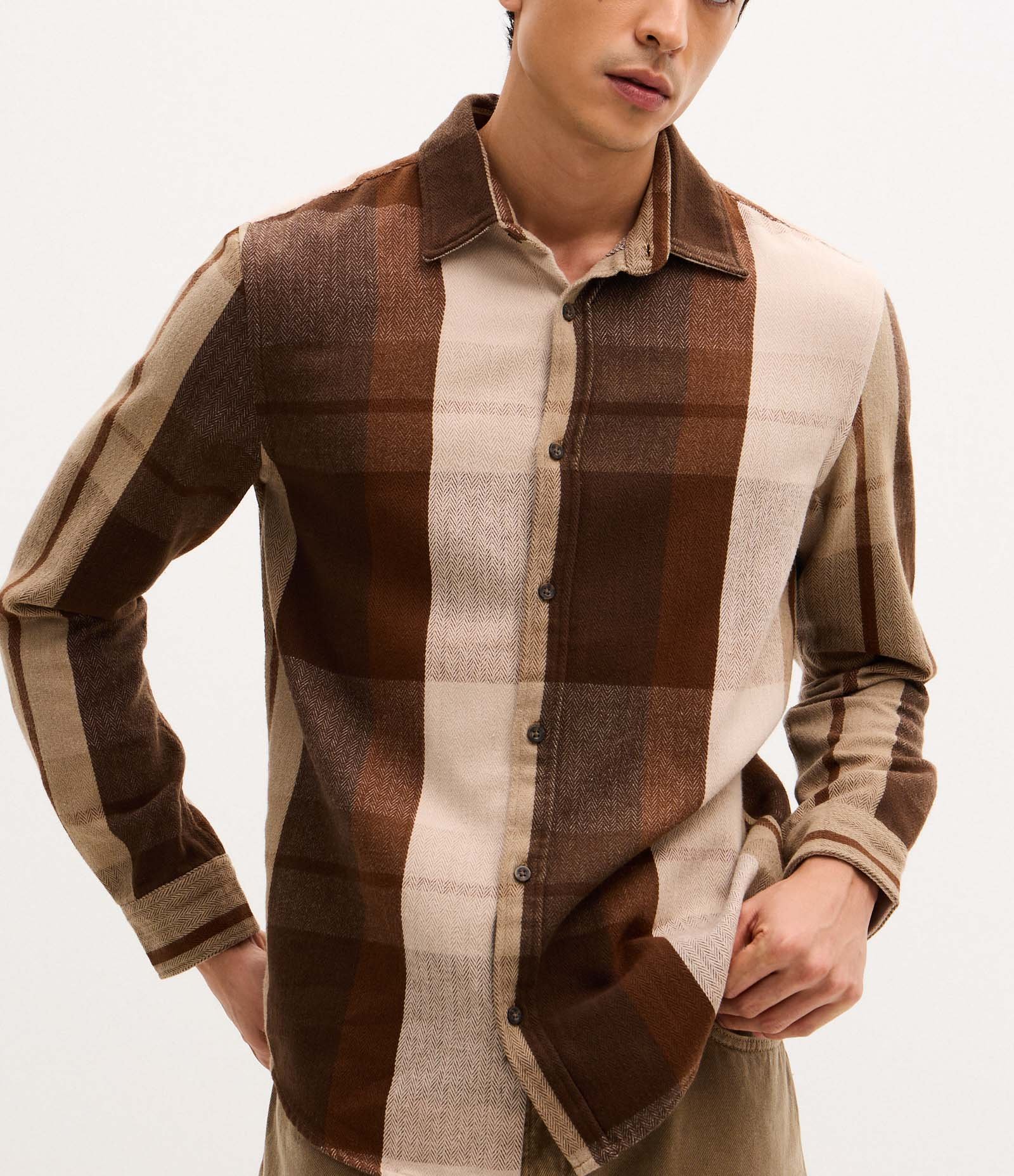 Camisa Regular em Flanela Xadrez Marrom 3