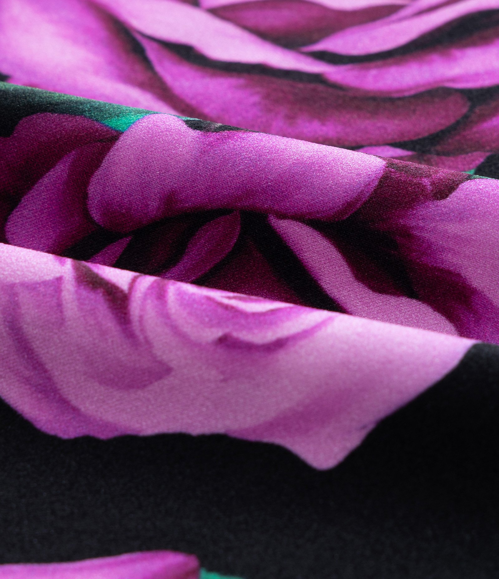 Macaquinho Esportivo com Estampa Floral e Tecnologia Dry Curve & Plus Size Preto/Roxo 6