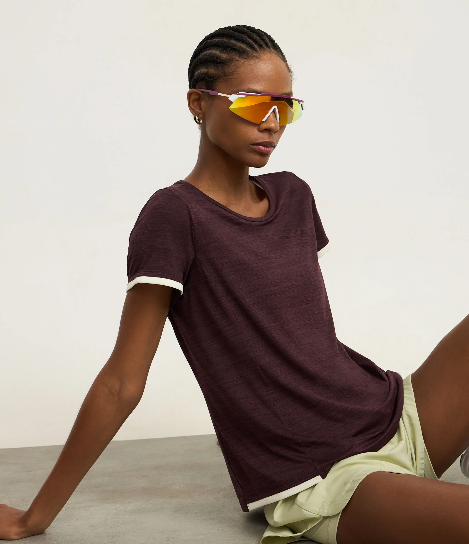 Camiseta Esportiva em Microfibra com Tecnologia Dry e Recorte Contrastante Bordô 1