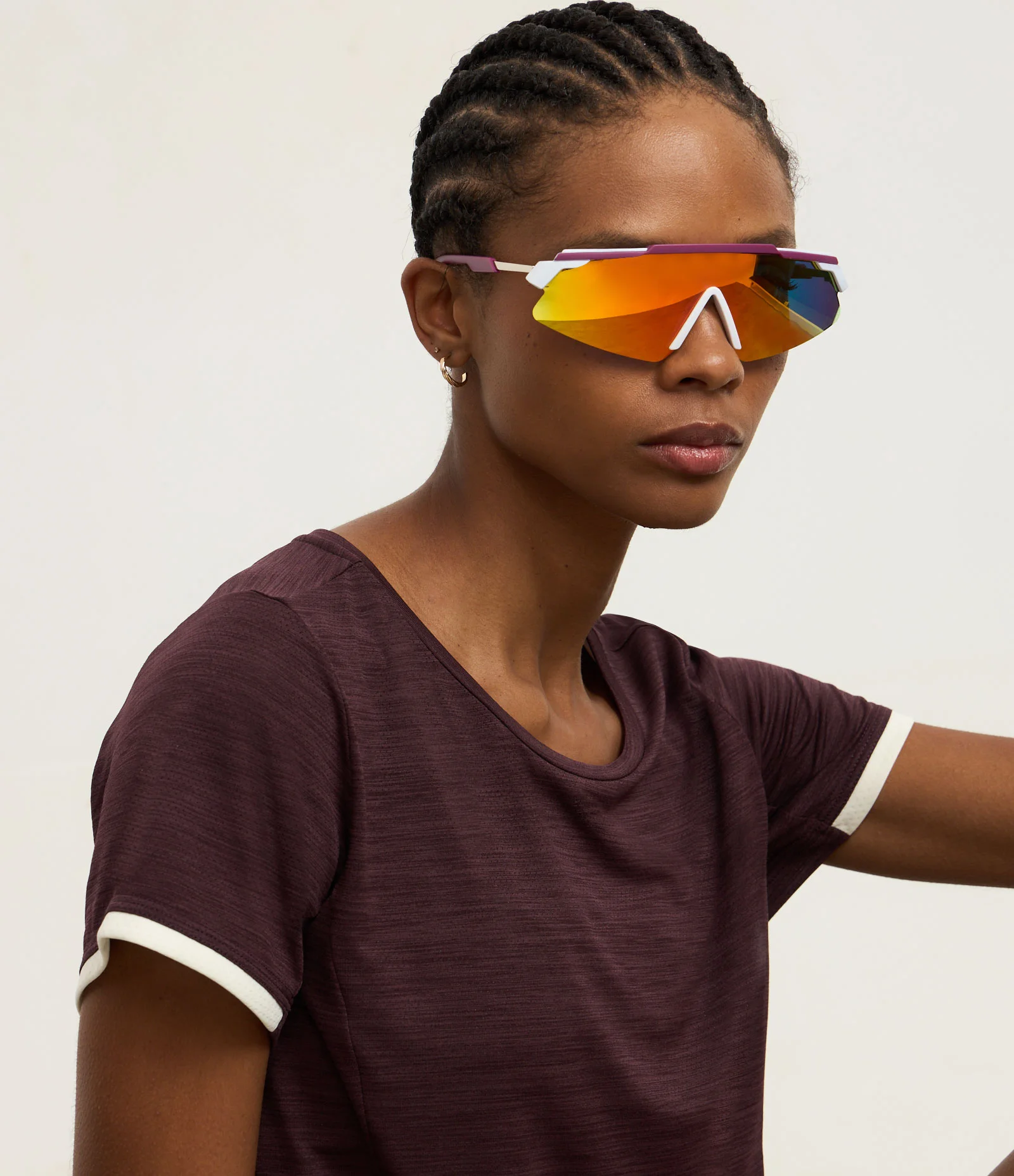 Camiseta Esportiva em Microfibra com Tecnologia Dry e Recorte Contrastante Bordô 3