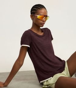 Camiseta Esportiva em Microfibra com Tecnologia Dry e Recorte Contrastante