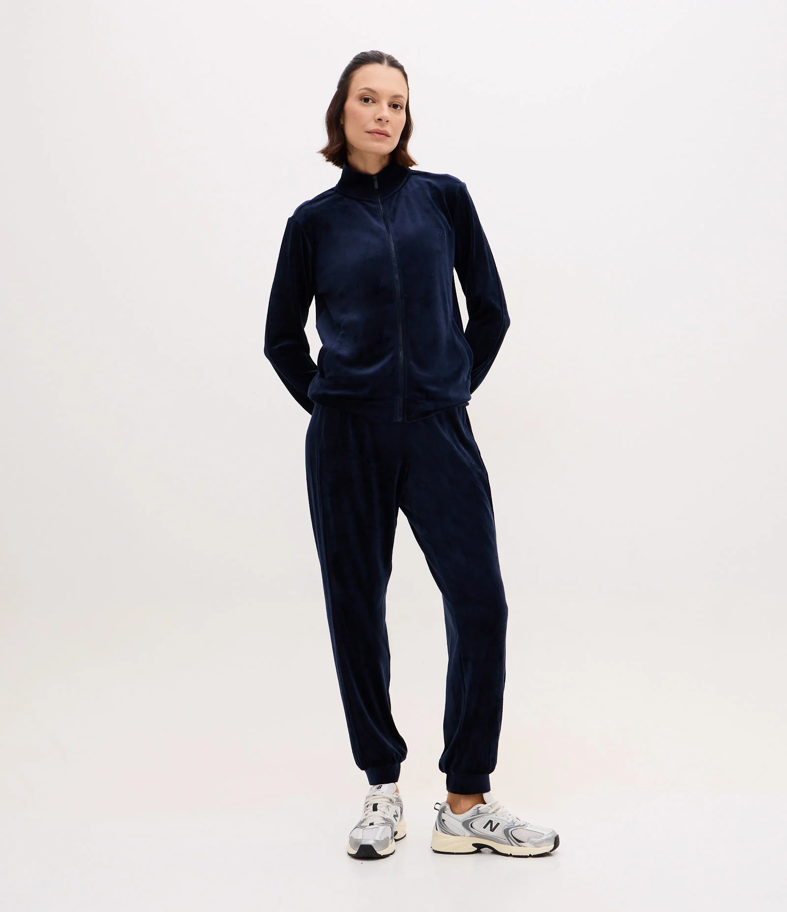 Jaqueta Esportiva em Plush com Gola Alta e Zíper Azul 2