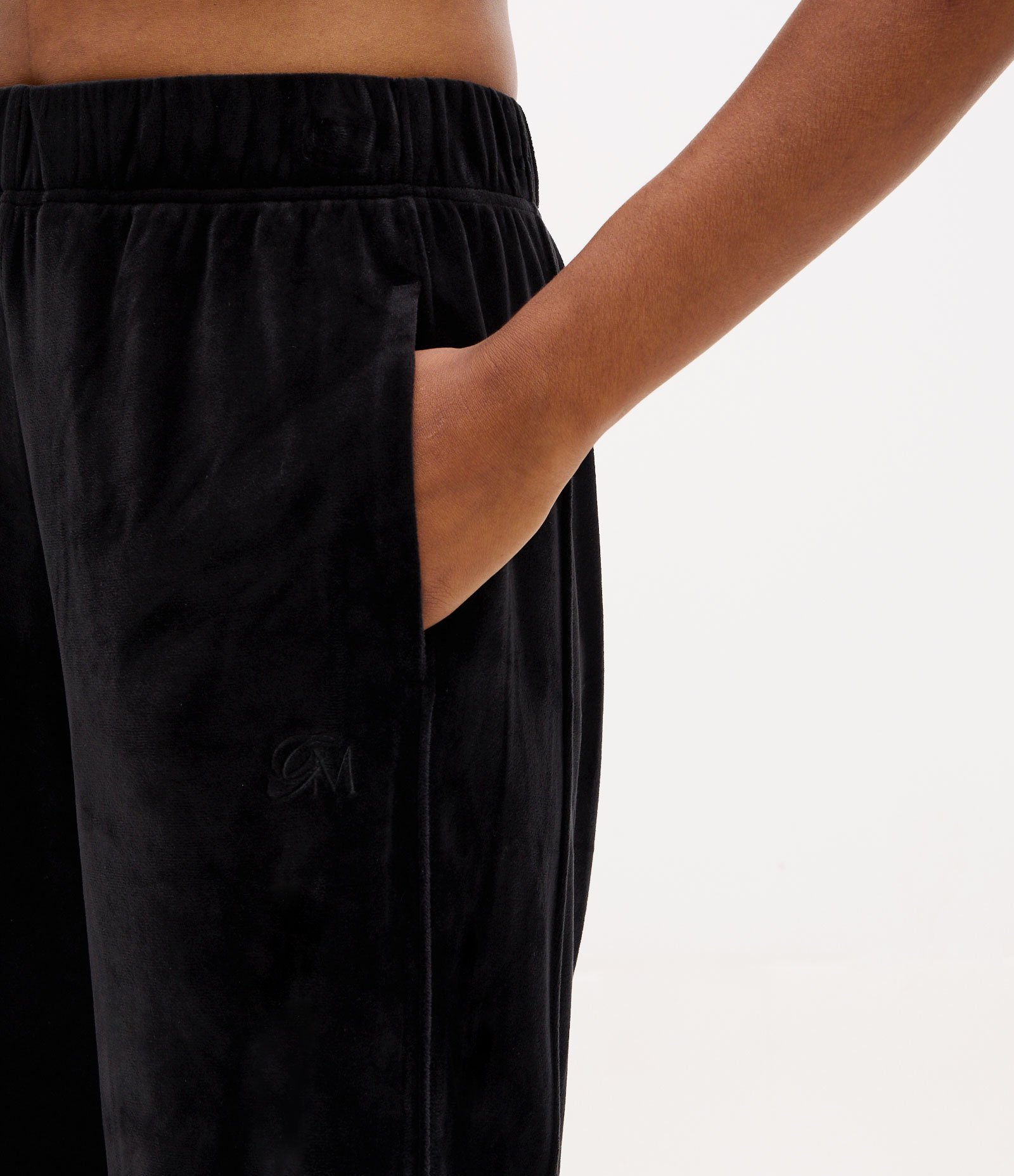 Calça Reta em Plush com Cós Elástico Preto 3