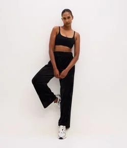 Calça Reta em Plush com Cós Elástico