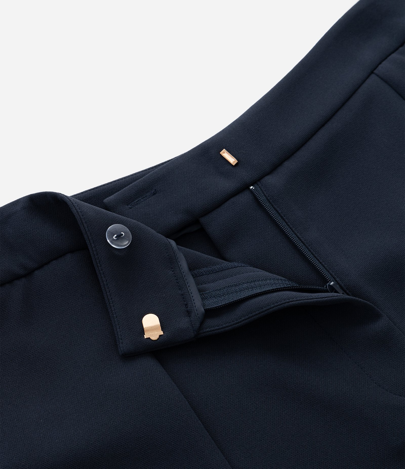 Bermuda em Crepe com Detalhe de Botões nos Bolsos Curve & Plus Size Azul Escuro 5