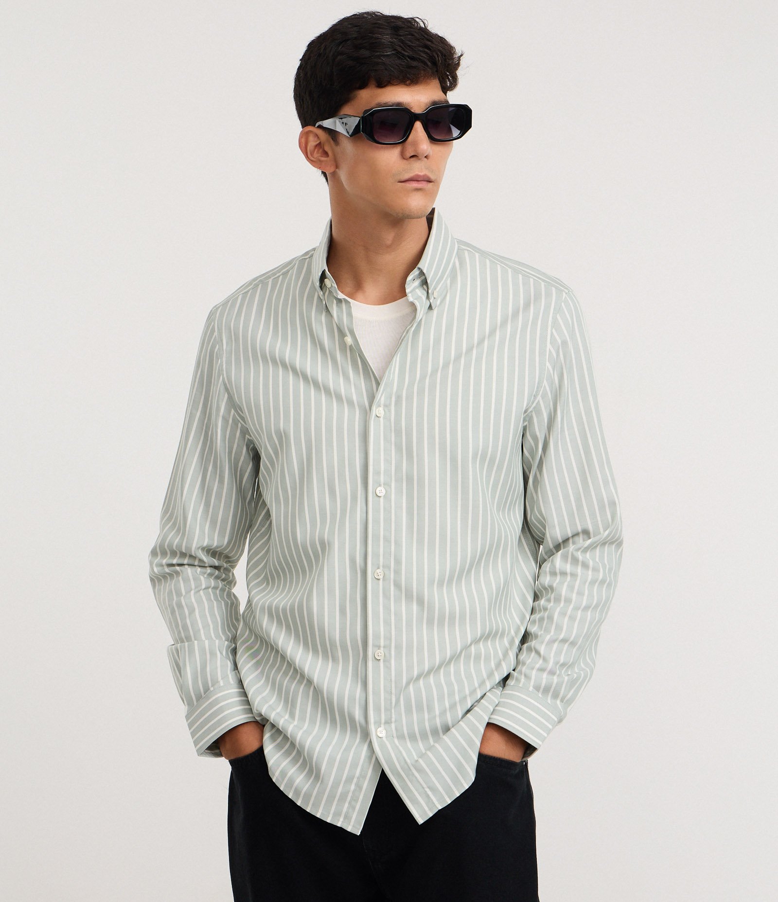 Camisa Regular com Fibra de Bambu e Listras Fio Tinto Cinza Claro 1