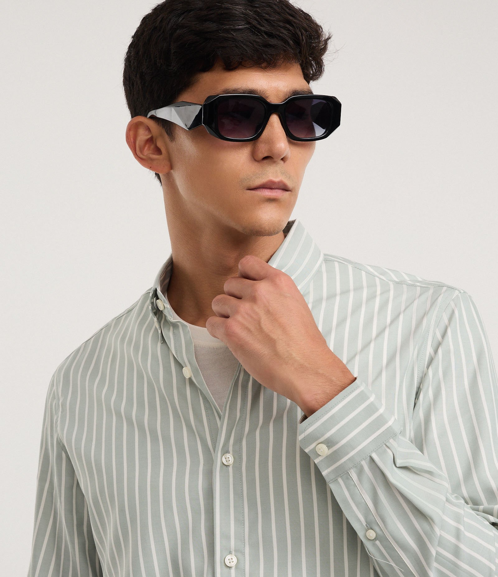 Camisa Regular com Fibra de Bambu e Listras Fio Tinto Cinza Claro 3