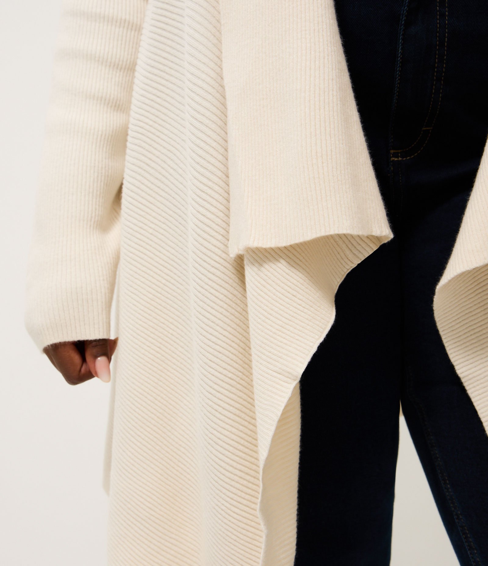 Cardigan Alongado em Tricô com Pontas Curve & Plus Size Off White 4