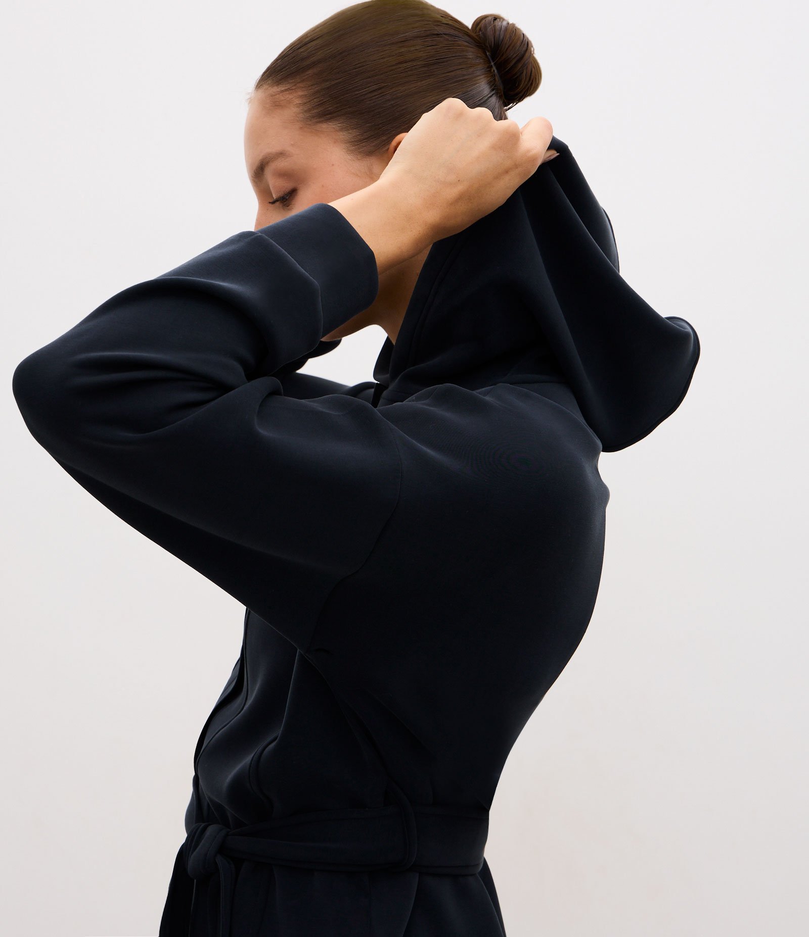 Jaqueta Utilitária Esportiva em Poliamida com Capuz Preto 3