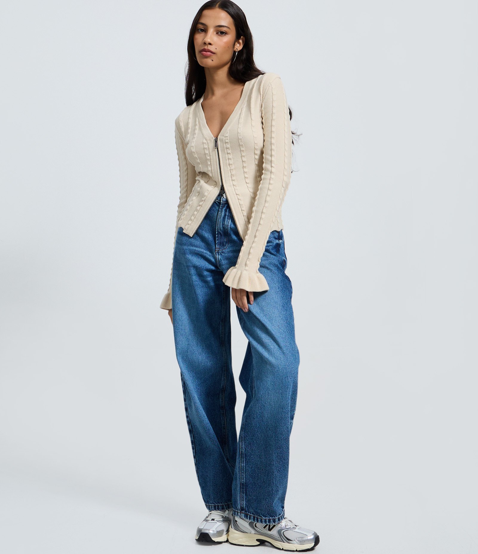 Cardigan em Tricô Texturizado com Zíper Off White
