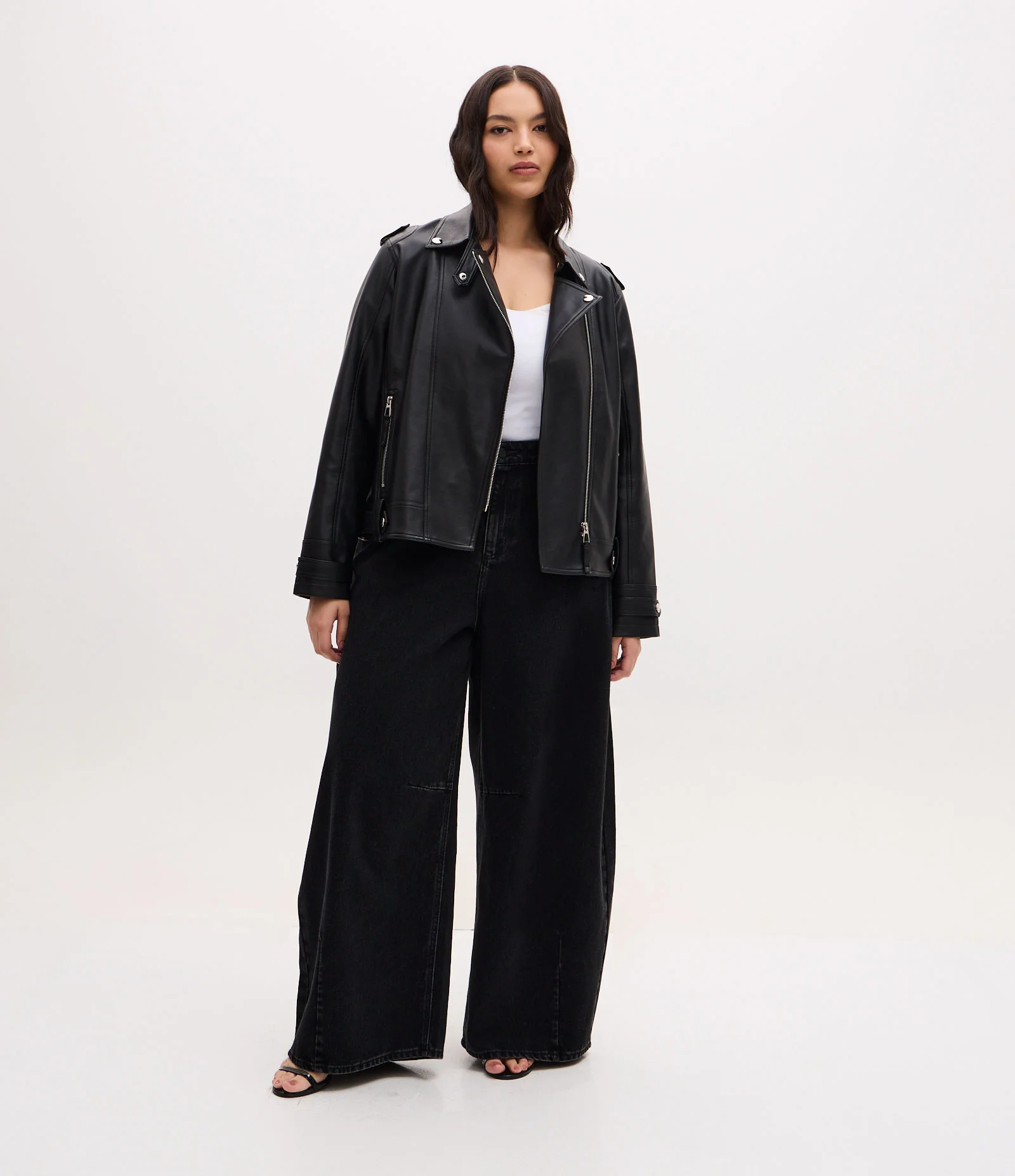 Jaqueta Biker em PU Curve e Plus Size Preto 1