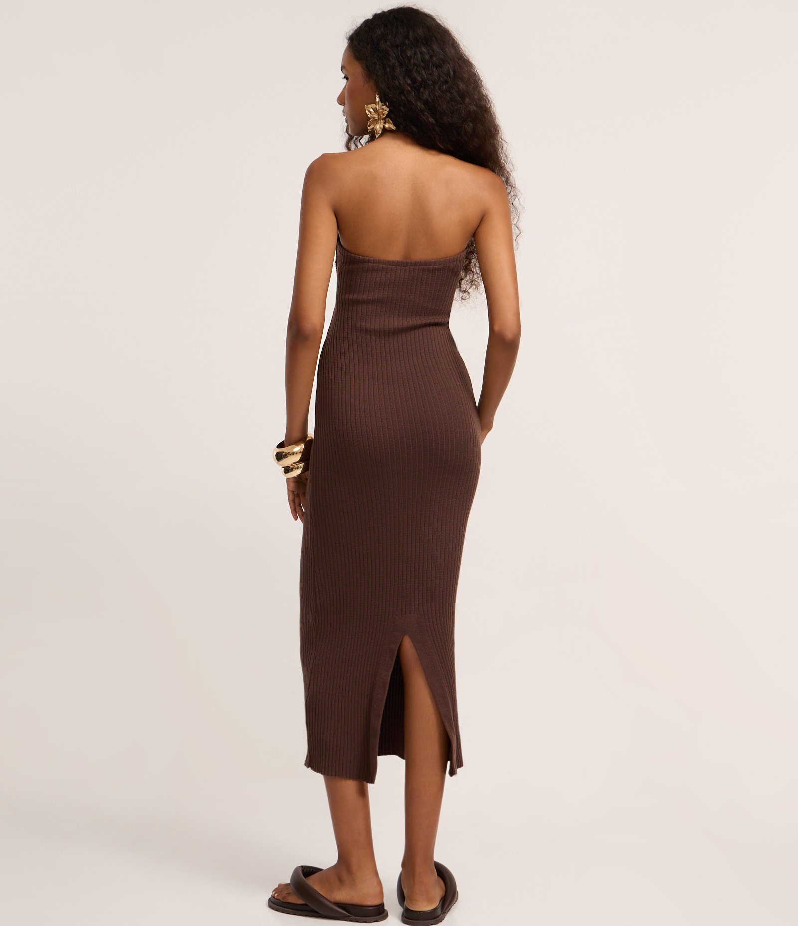 Vestido New Midi Tomara que Caia em Tricô com Torcido no Busto Marrom 4