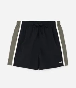 Bermuda Tecnológico Liso com Listras Contrastantes na Lateral