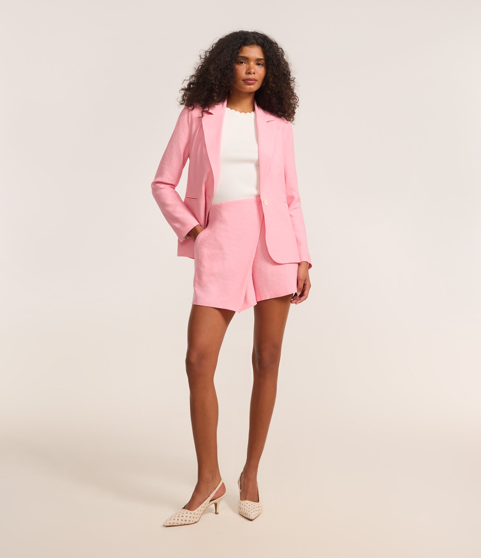 Short Saia Alfaiatado em Viscose com Textura Amassada Rosa 1