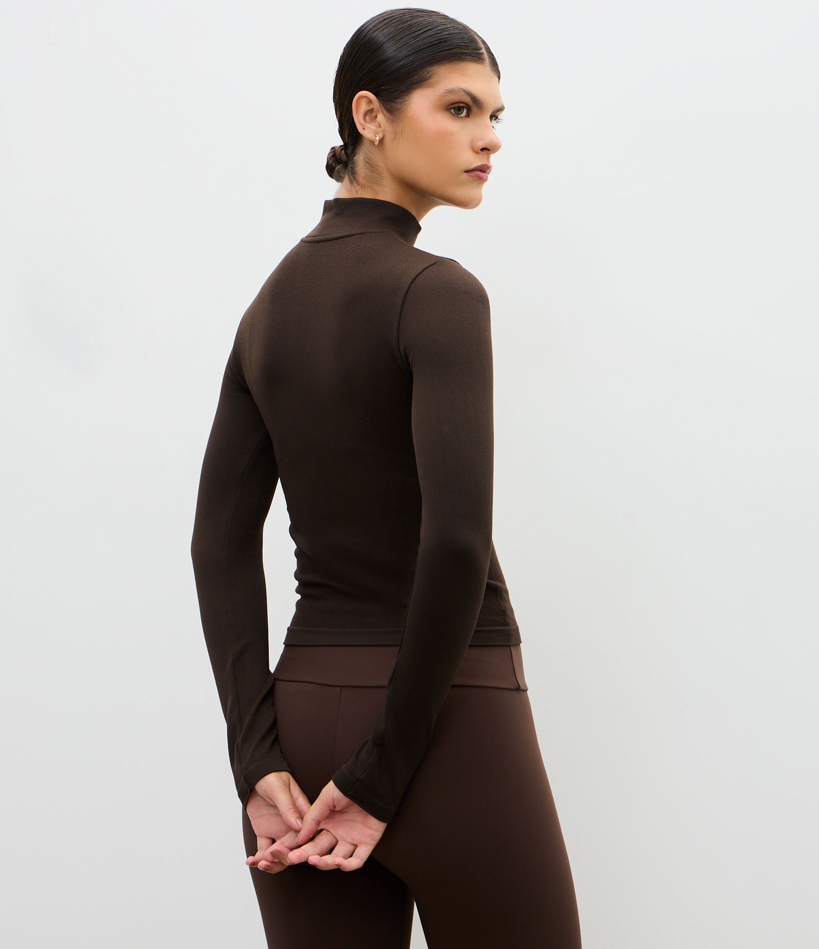 Jaqueta Esportiva Seamless com Golinha Alta Marrom 4