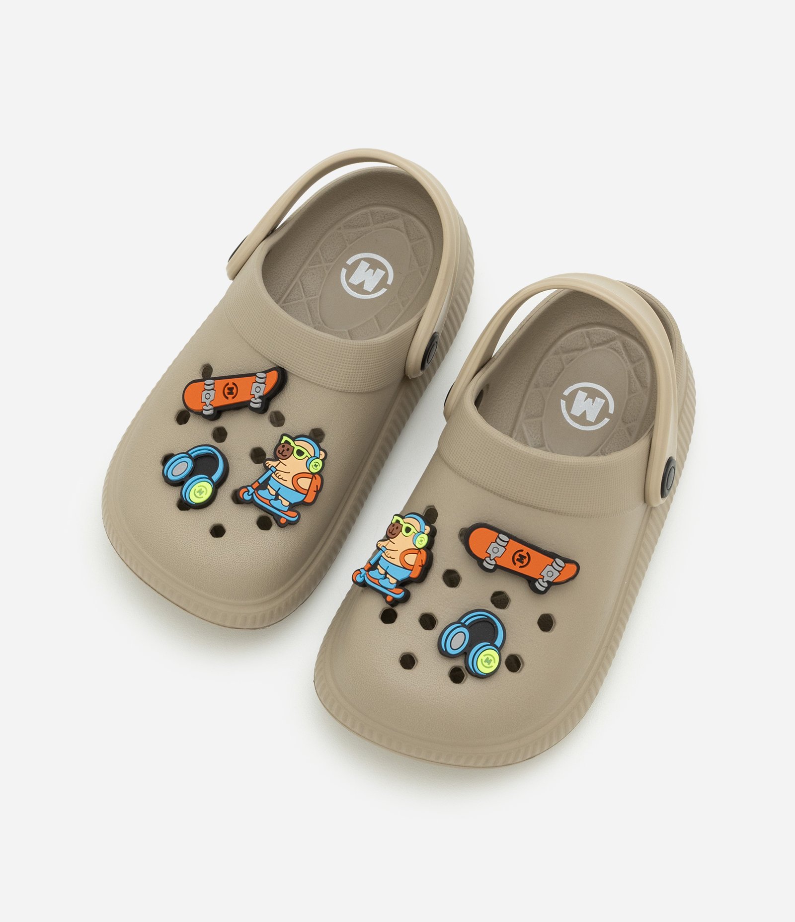 Sandália Infantil em PVC com Pug Aplicada - Tam 28 ao 36 Bege 6