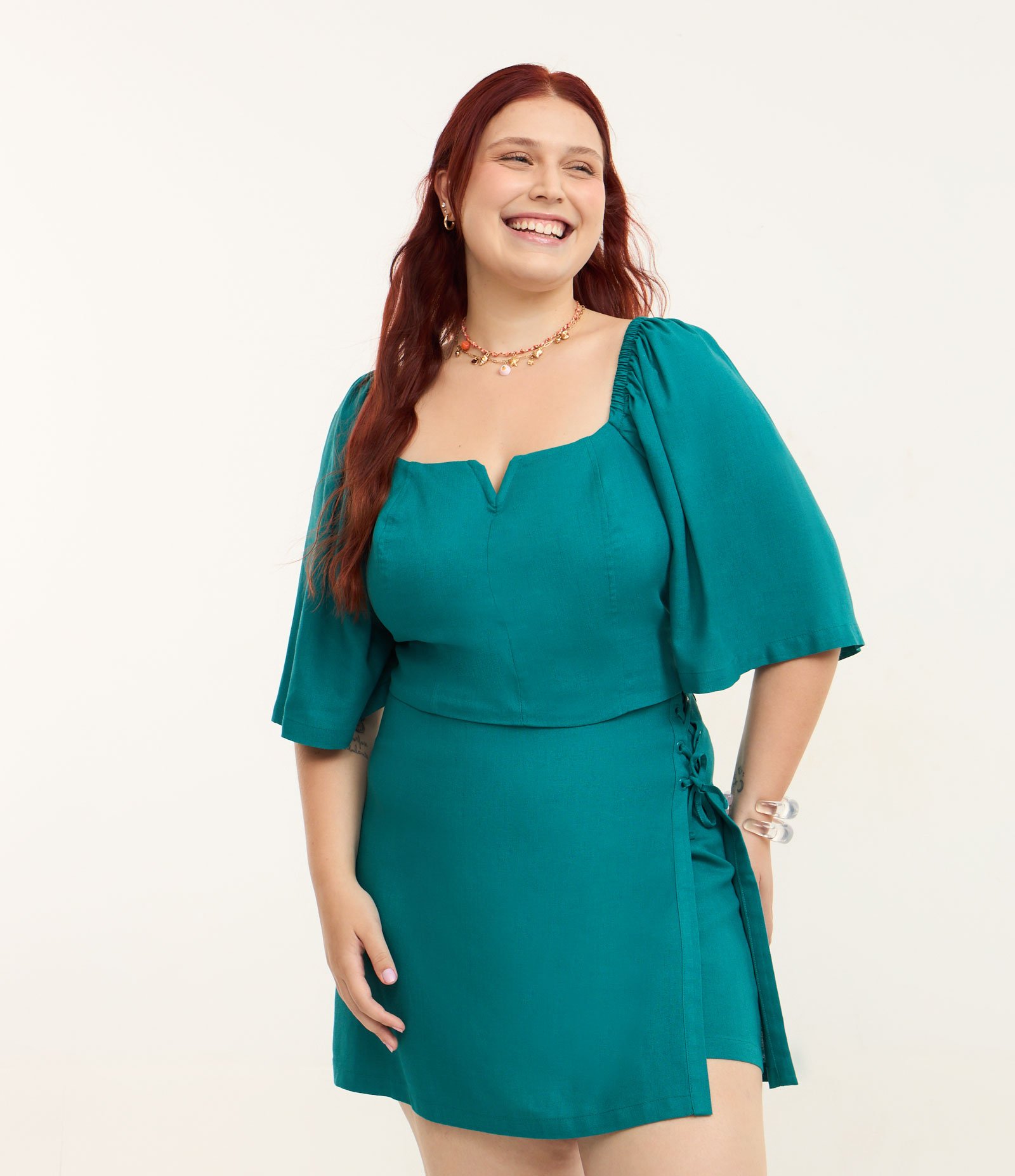Blusa Alfaiataria com Manga 3/4 e Lastex nas Costas Curve & Plus Size Verde 2