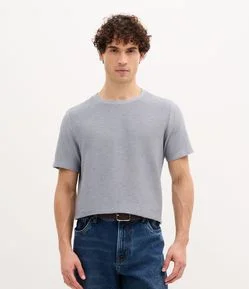 Camiseta Regular em Algodão com Textura Horizontal