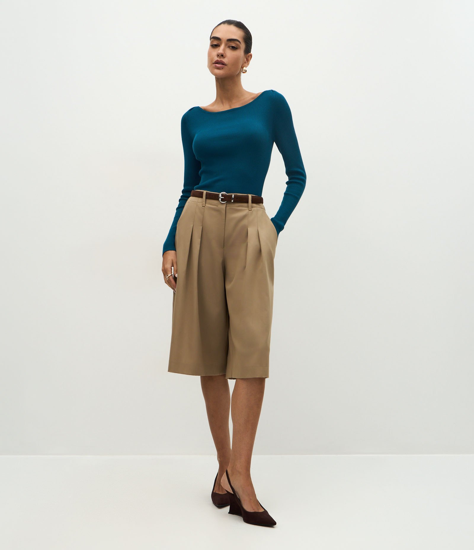 Blusa Básica Ombro a Ombro Transpassado em Tricô Azul 2