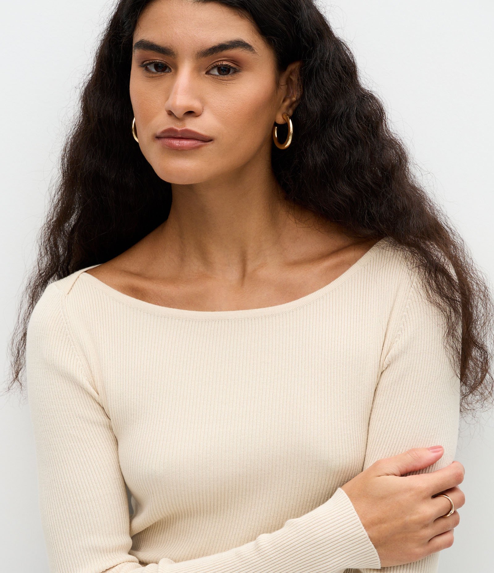 Blusa Básica Ombro a Ombro Transpassado em Tricô Bege 3