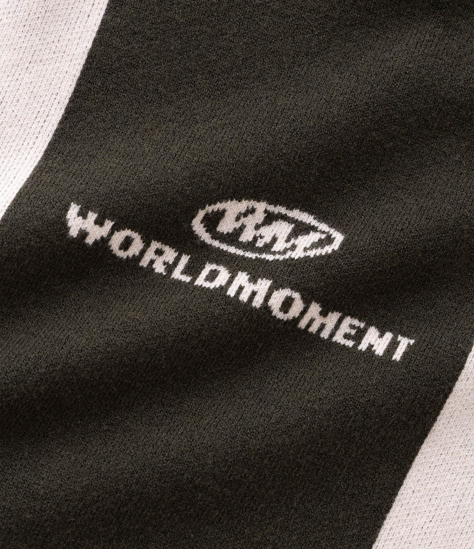 Camiseta Manga Curta em Tricô com Gola Polo e Lettering World Moment Verde 6