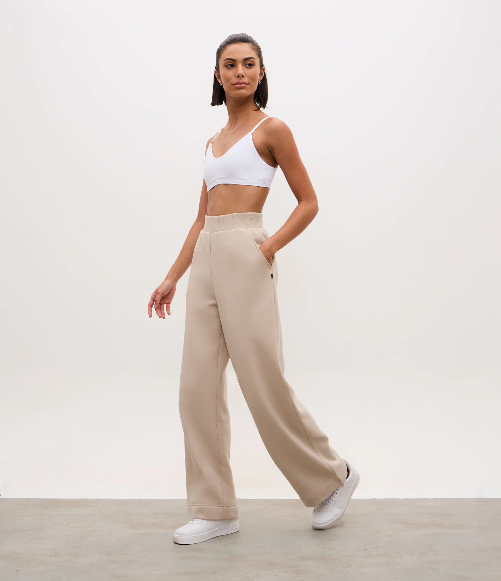 Calça Reta Esportivo em Moletom com Cós Canelado Bege 1