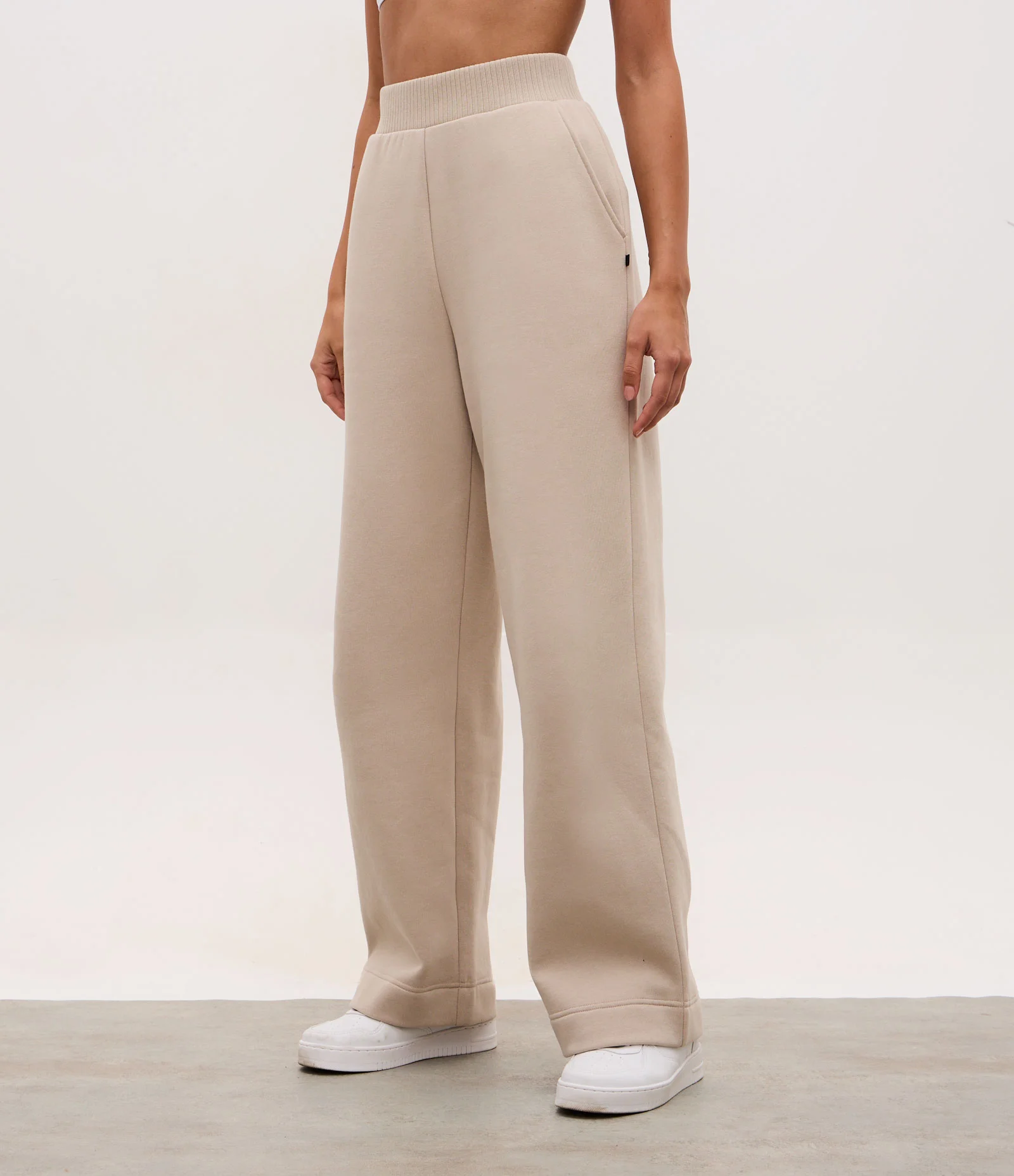 Calça Reta Esportivo em Moletom com Cós Canelado Bege 2