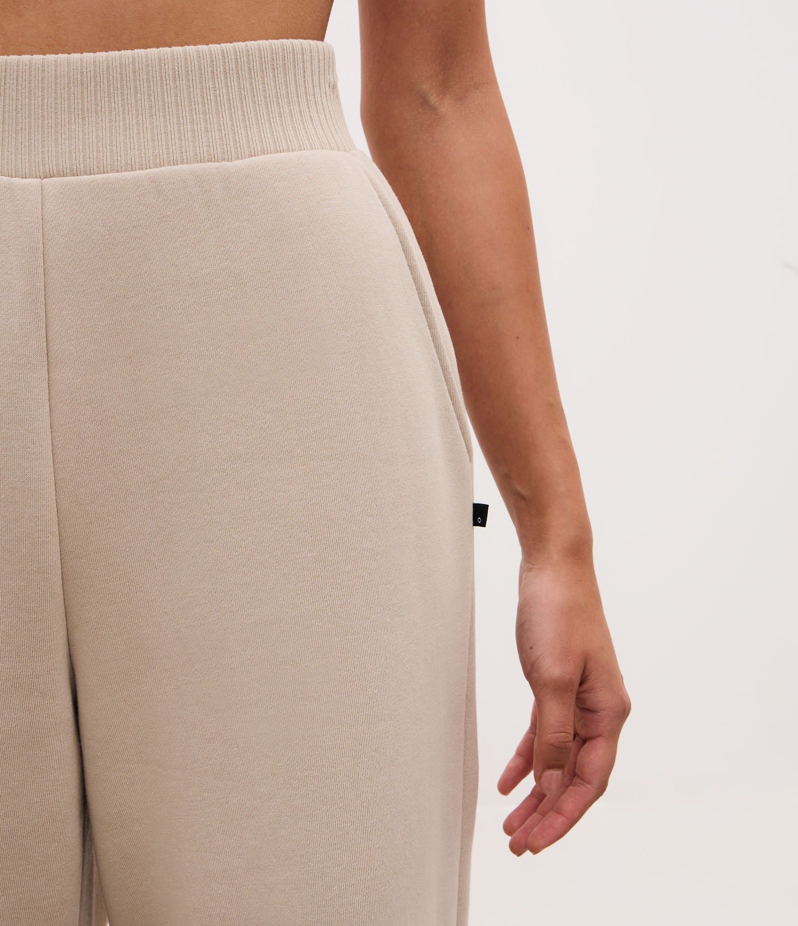 Calça Reta Esportivo em Moletom com Cós Canelado Bege 3