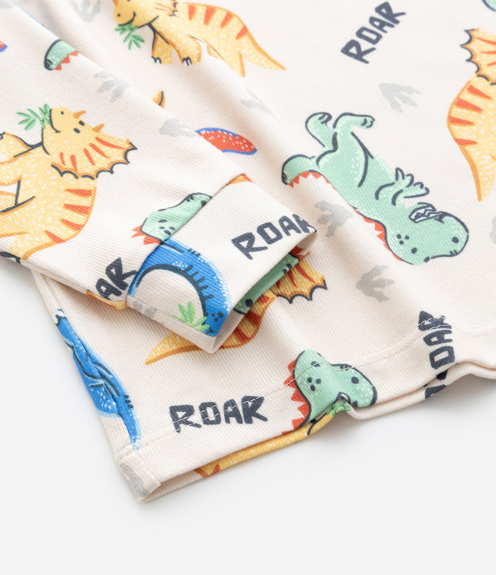 Pijama Infantil com Estampa de Dinossauros – Tam 2 a 6 Anos Off White 10