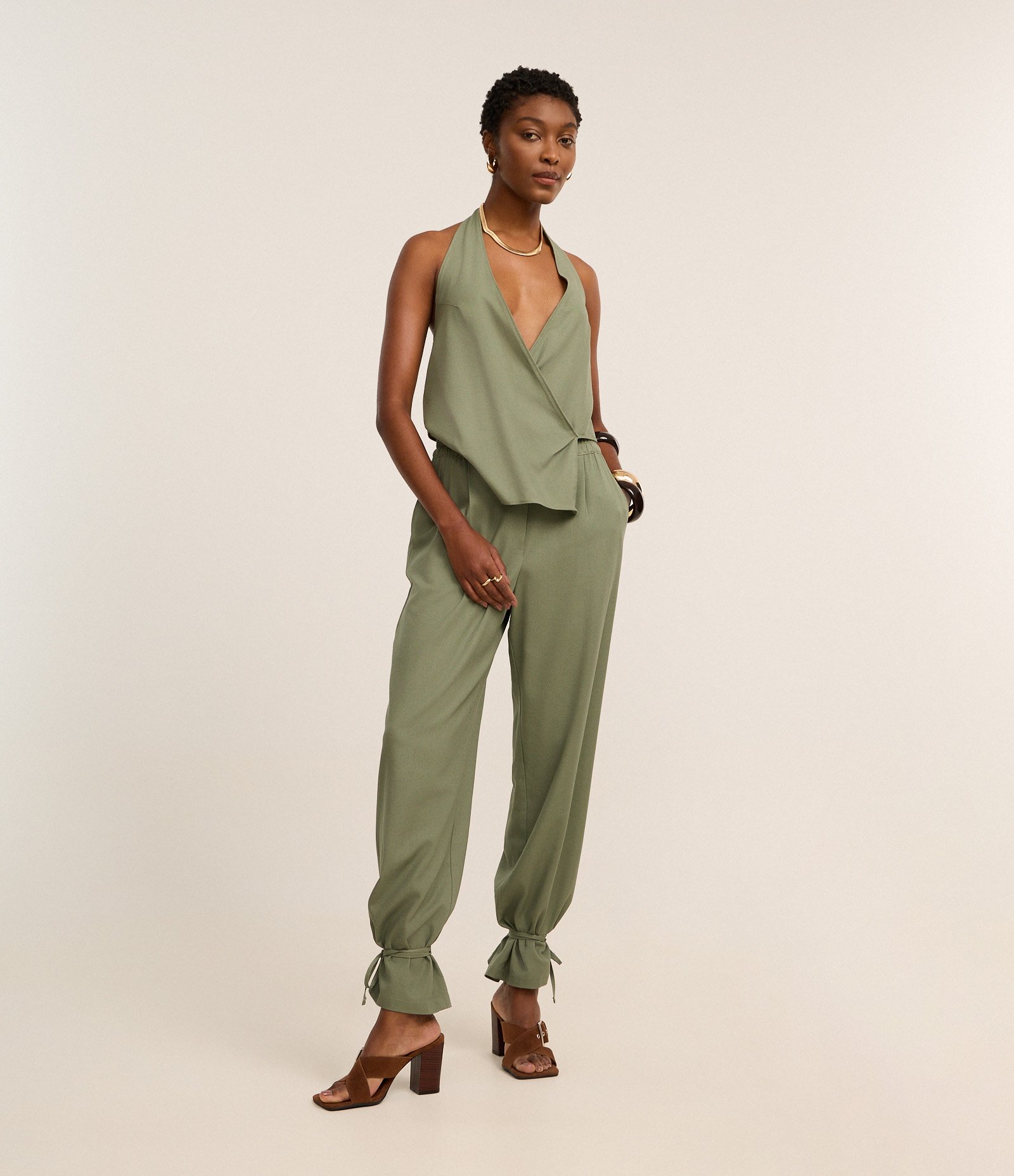 Calça Reta em Viscolinho com Amarração na Barra Verde 3