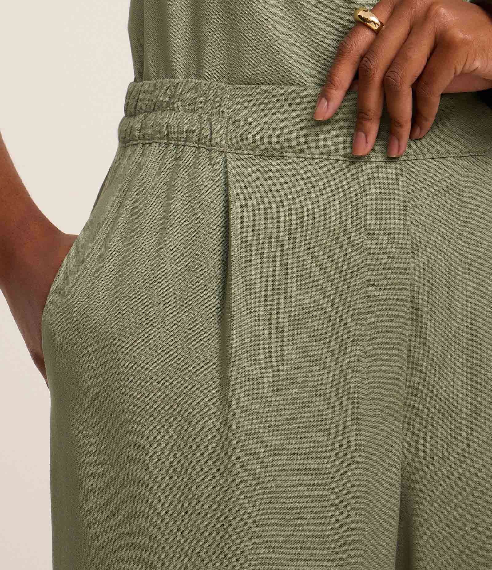 Calça Reta em Viscolinho com Amarração na Barra Verde 4