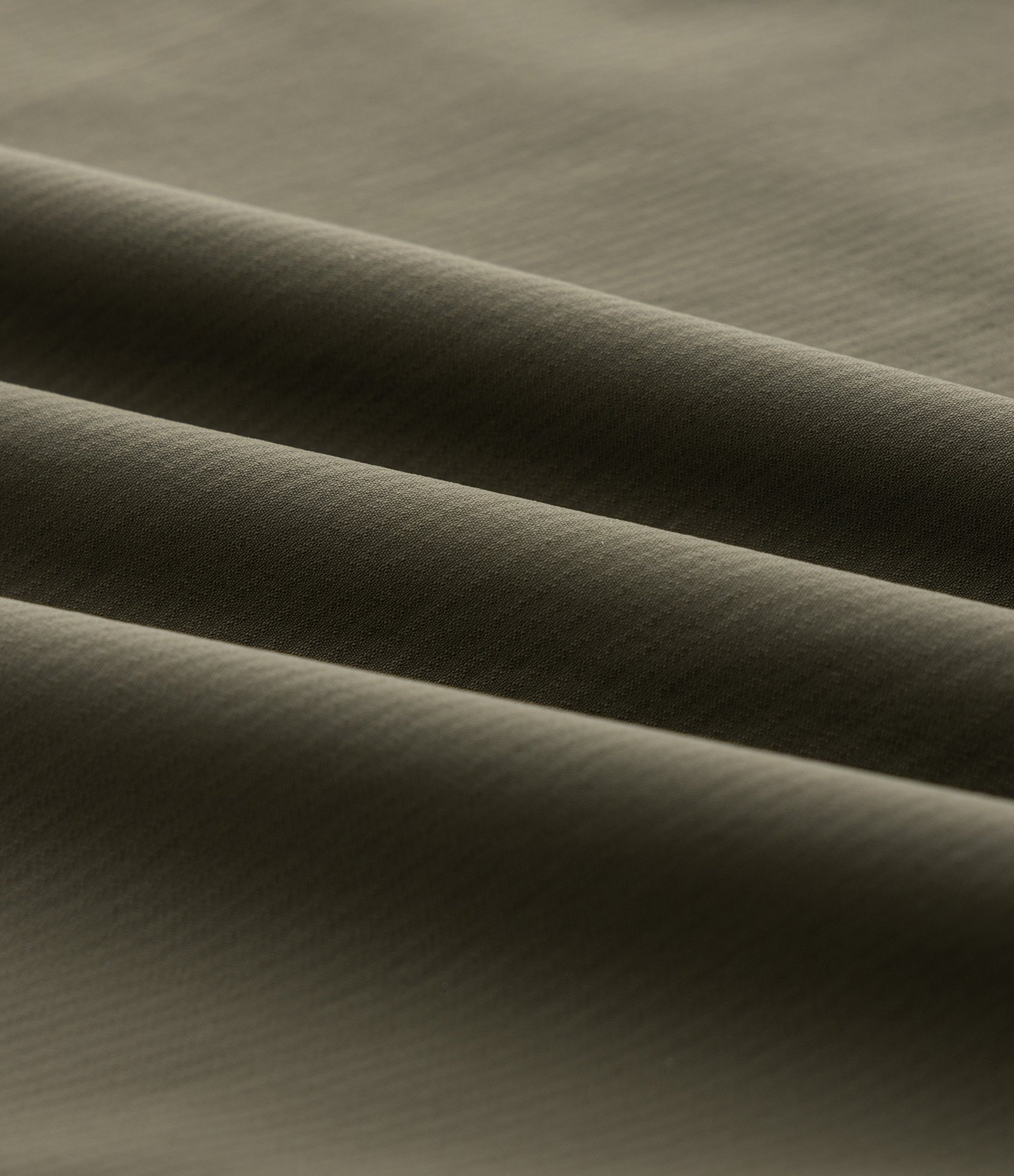 Calça Reta Esportiva em Tecido Tecnológico com Regulador na Barra Verde 7