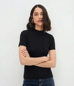 Blusa Básica em Tricô com Golinha