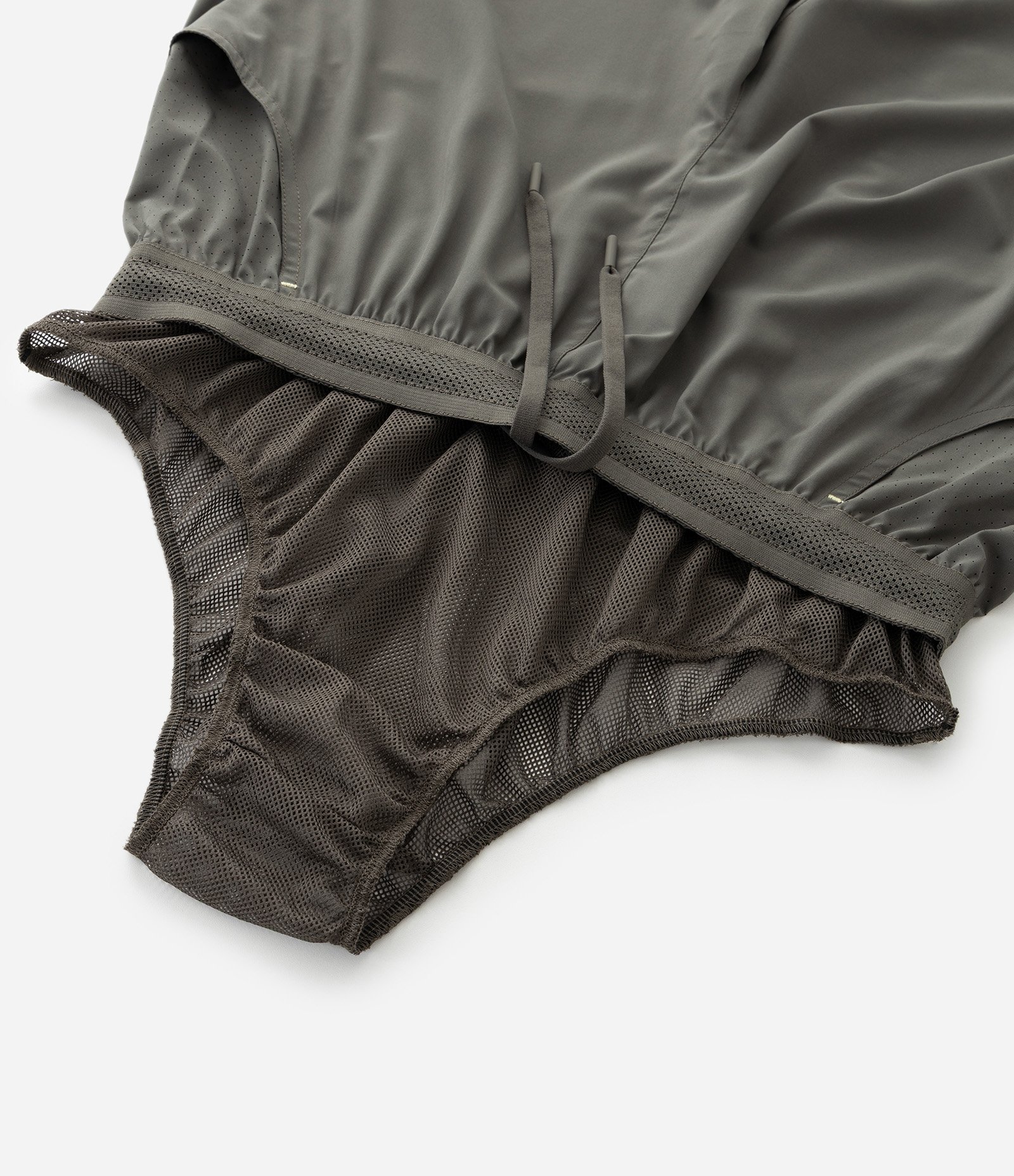 Bermuda Esportiva Tecnológica com Cós Elástico Texturizado Verde 10