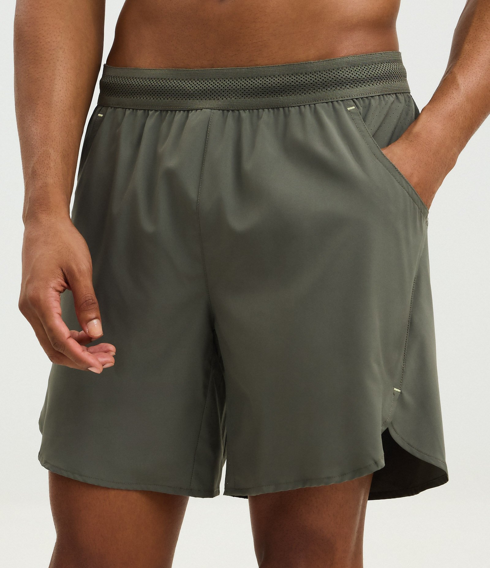 Bermuda Esportiva Tecnológica com Cós Elástico Texturizado Verde 2