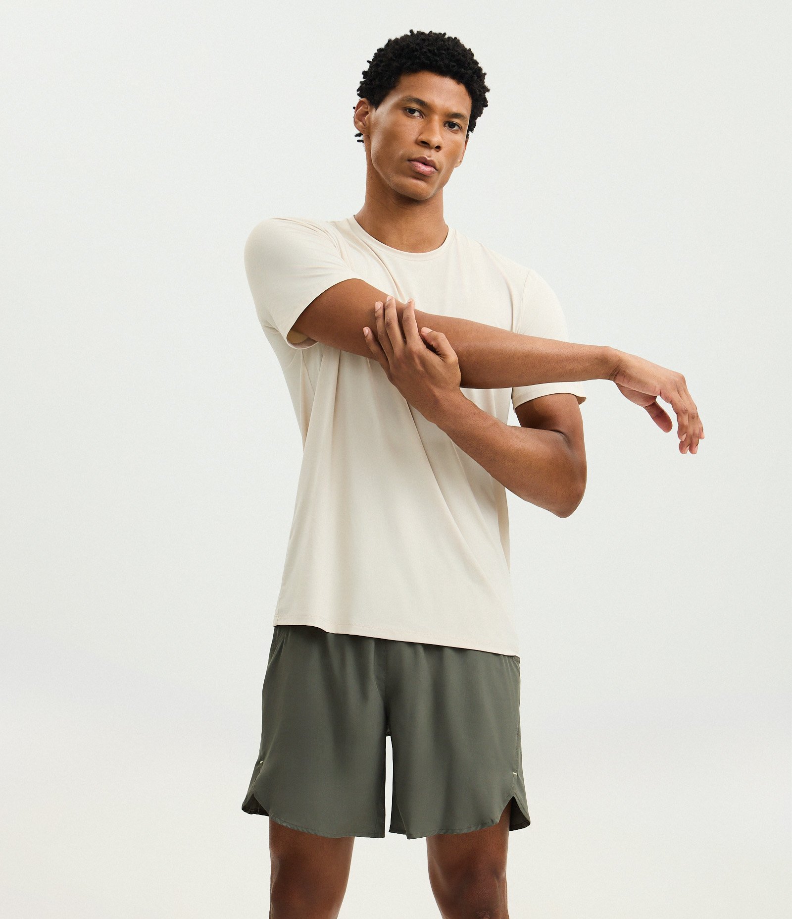 Bermuda Esportiva Tecnológica com Cós Elástico Texturizado Verde 3