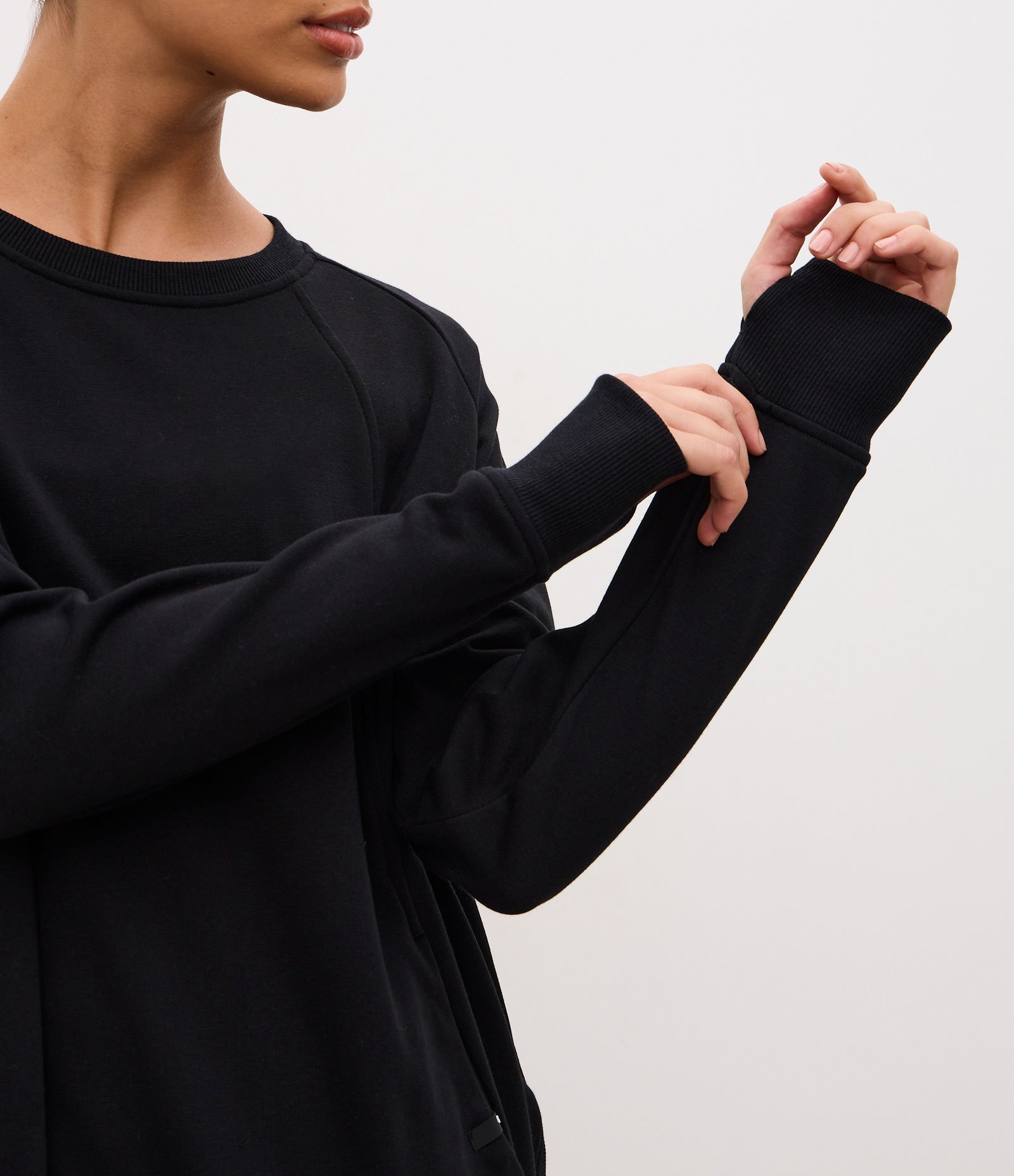 Casaco Fechado Oversized Esportivo em Algodão com Fenda Lateral Preto 4