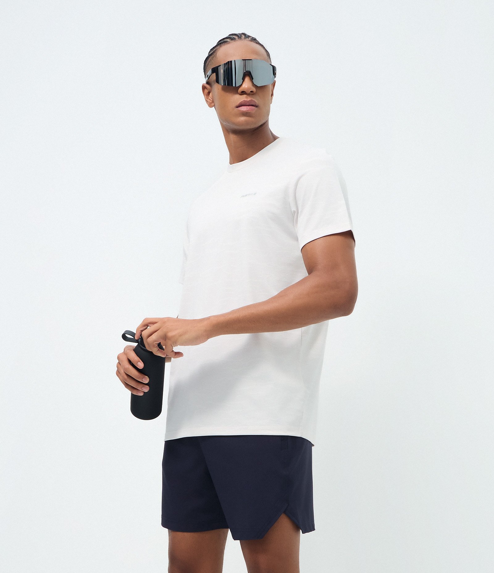 Bermuda Tecnológica Lisa com Textura Azul 1