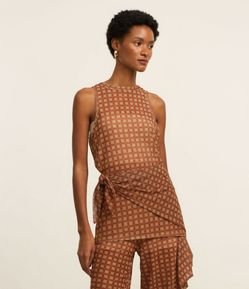 Blusa Túnica em Tule com Estampa Quadriculada