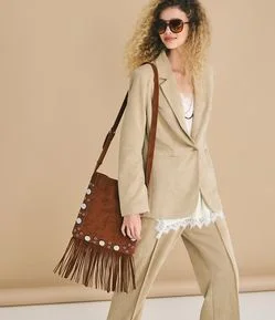 Bolsa Transversal Média em Suede com Franjas e Tachas