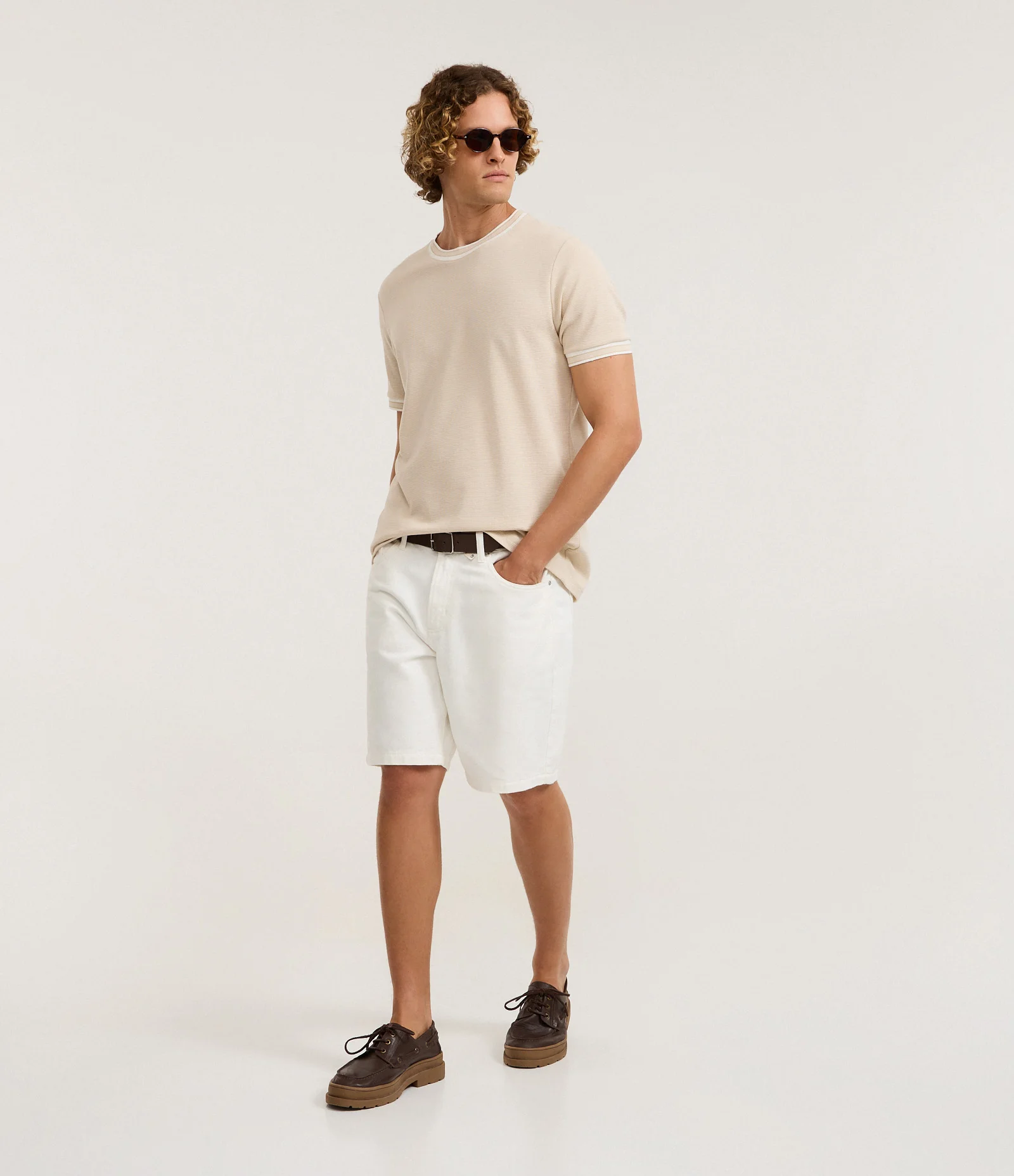 Camiseta Regular em Algodão Texturizado Bege 2