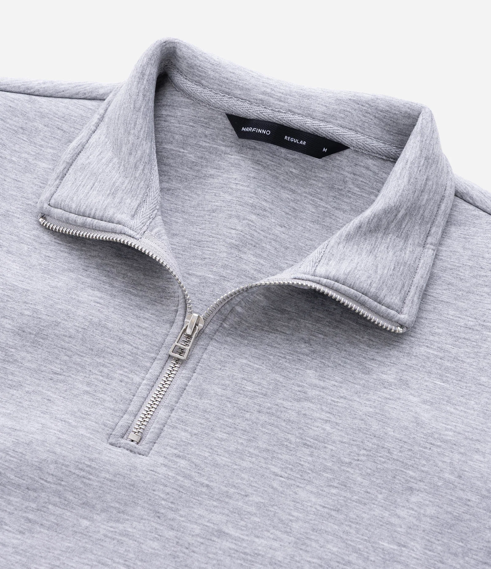 Blusão em Meia Malha Liso com Zíper na Gola Cinza 9