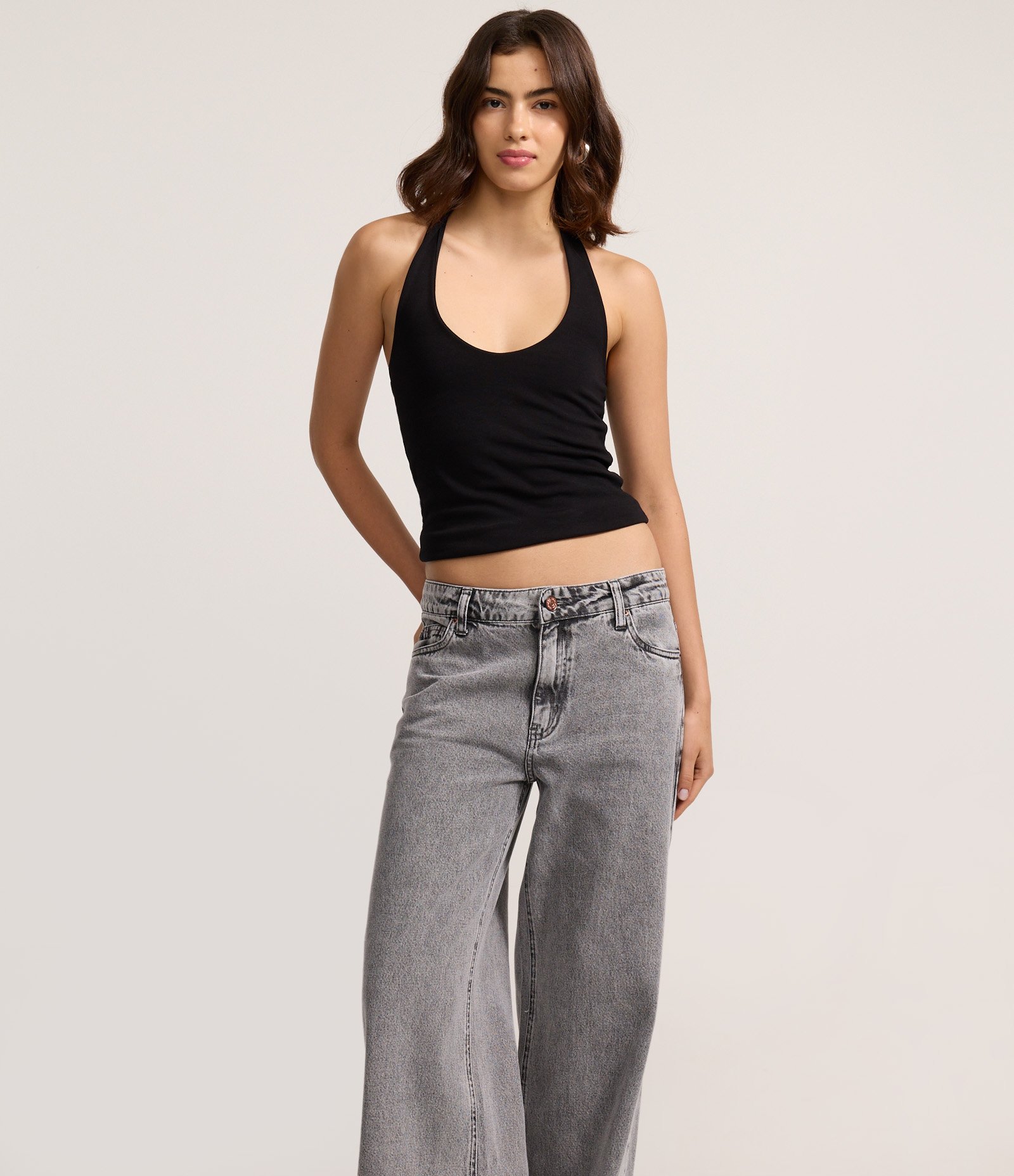 Calça Wide Leg Cintura Baixa em Jeans com Bolsos Preto Estonado 2
