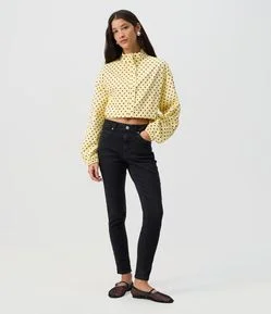 Calça Skinny em Jeans com Elastano e Cintura Alta