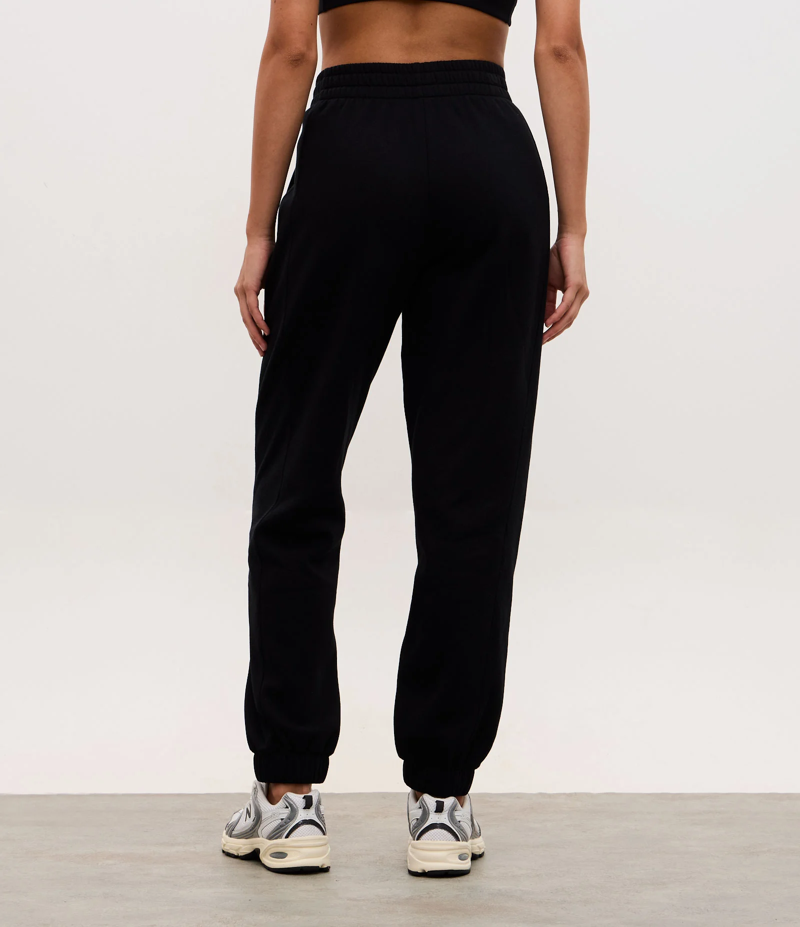 Calça Jogger Esportiva em Moletom com Recortes Canelados Preto 4