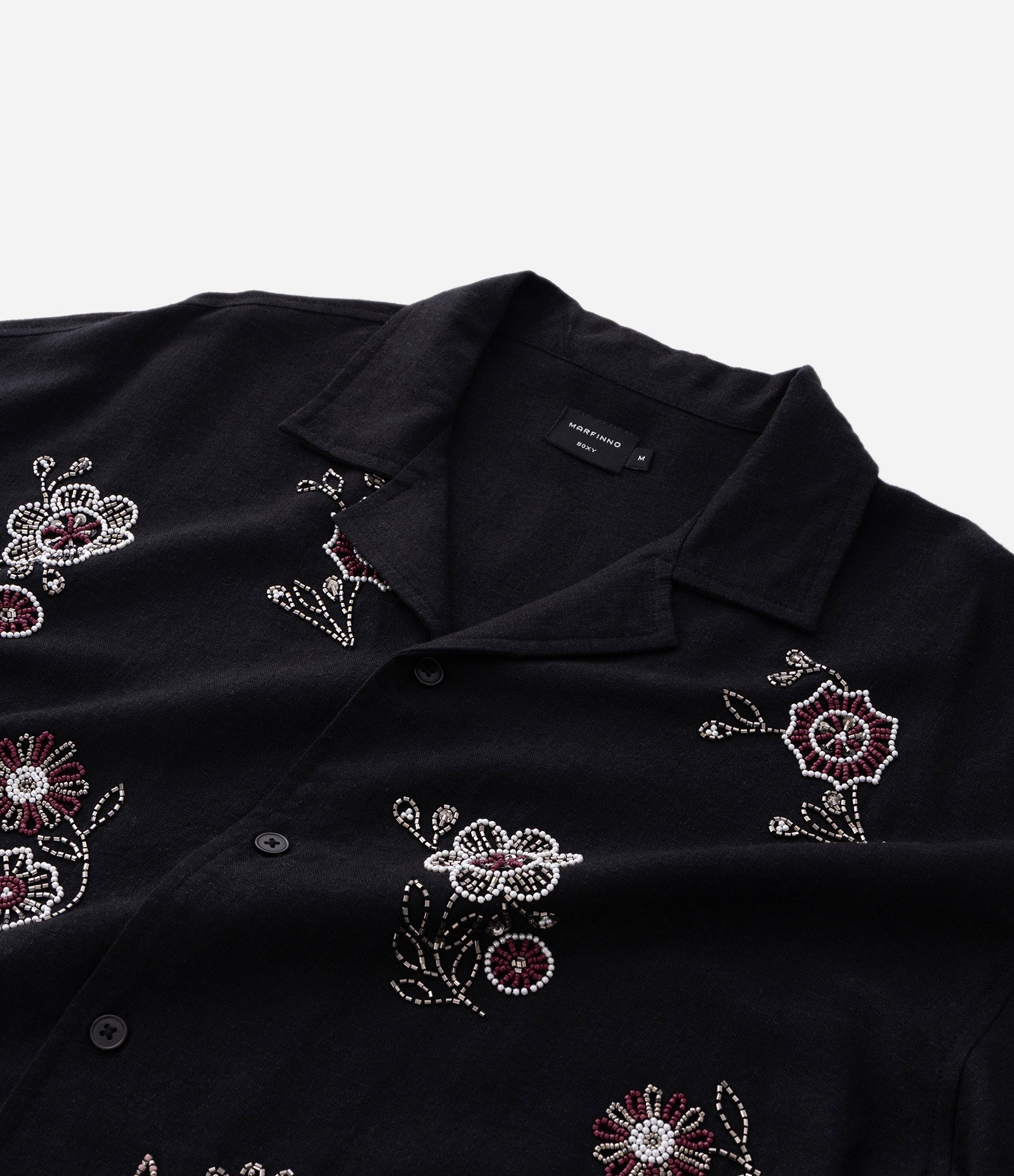 Camisa Manga Curta em Viscolinho com Bordado Floral de Miçangas Preto 8