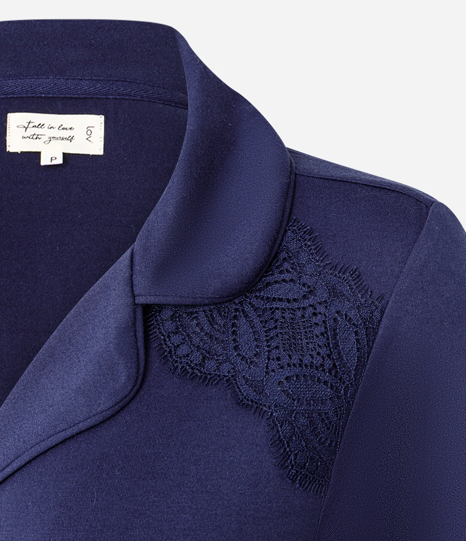 Camisola Longa em Peach Touch com Detalhe em Renda Azul 2