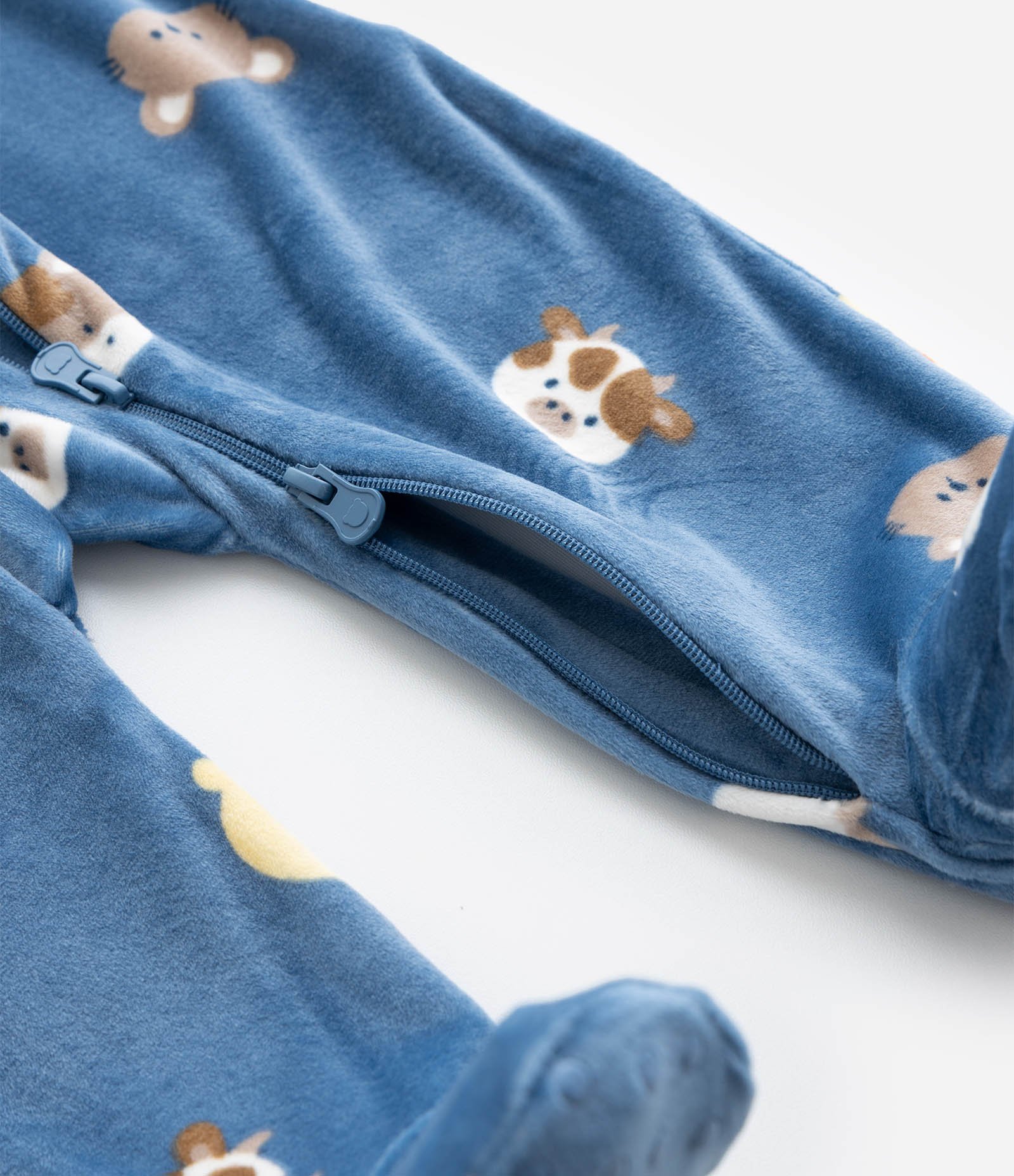 Macacão Plush Fazendinha com Pezinho - Tam 0 a 24 Meses Azul 6
